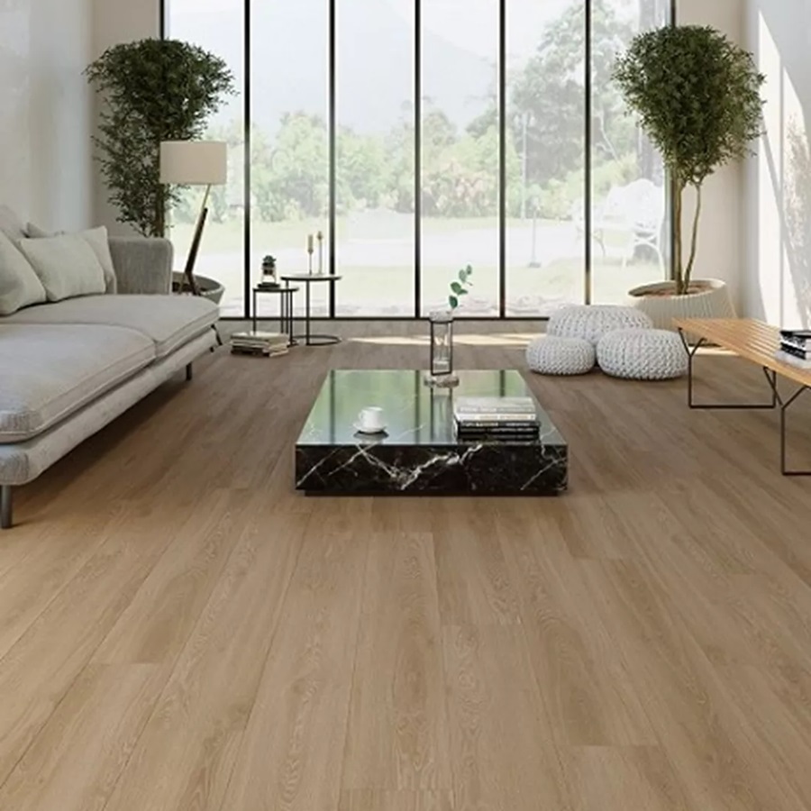 Ontdek PVC vloeren met houtlook, ideaal voor een warme en natuurlijke sfeer, perfect voor zowel eigentijdse als traditionele interieurs